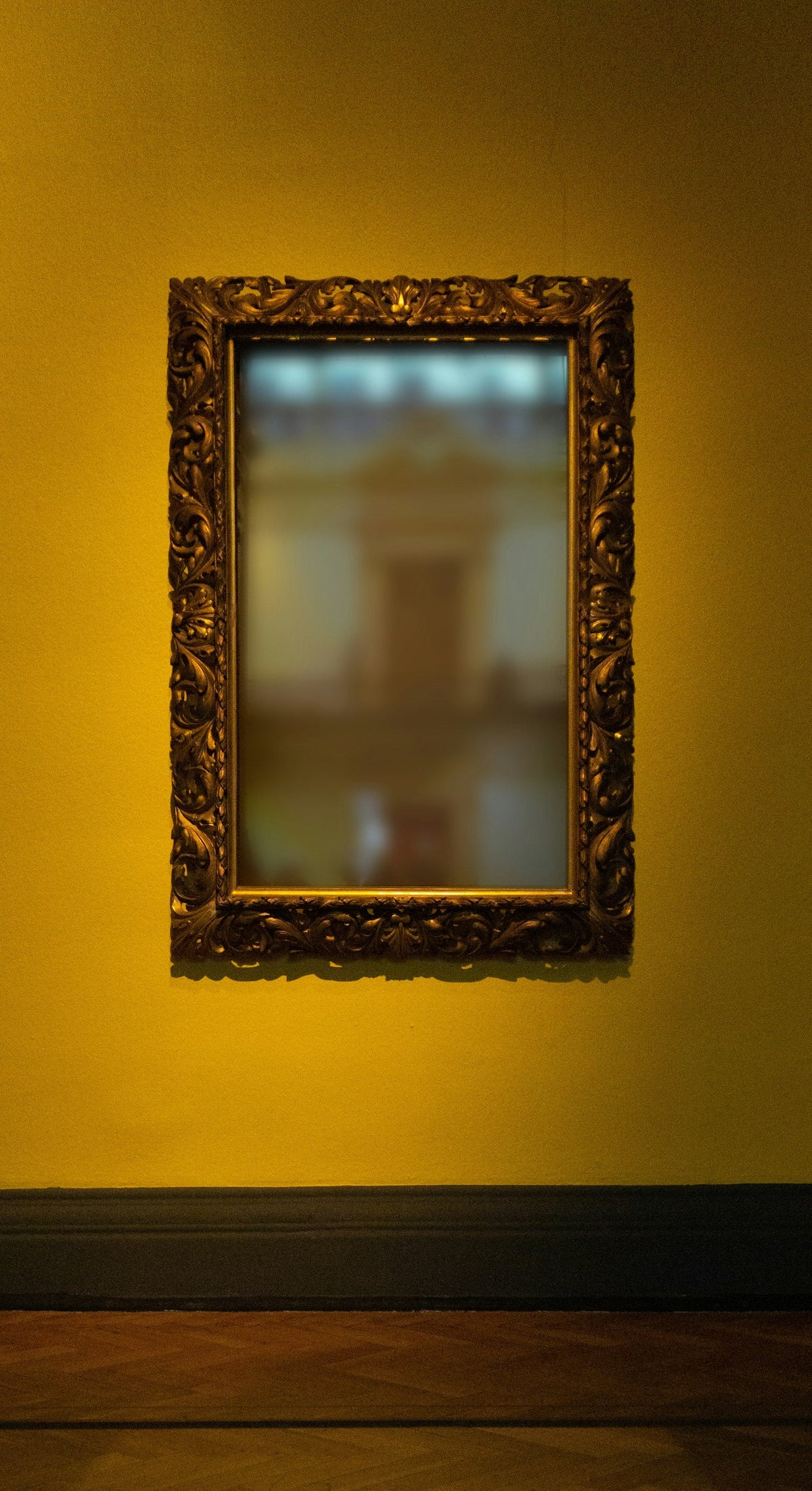 Water Gilding vs Oil Gilding, Which Is Right?