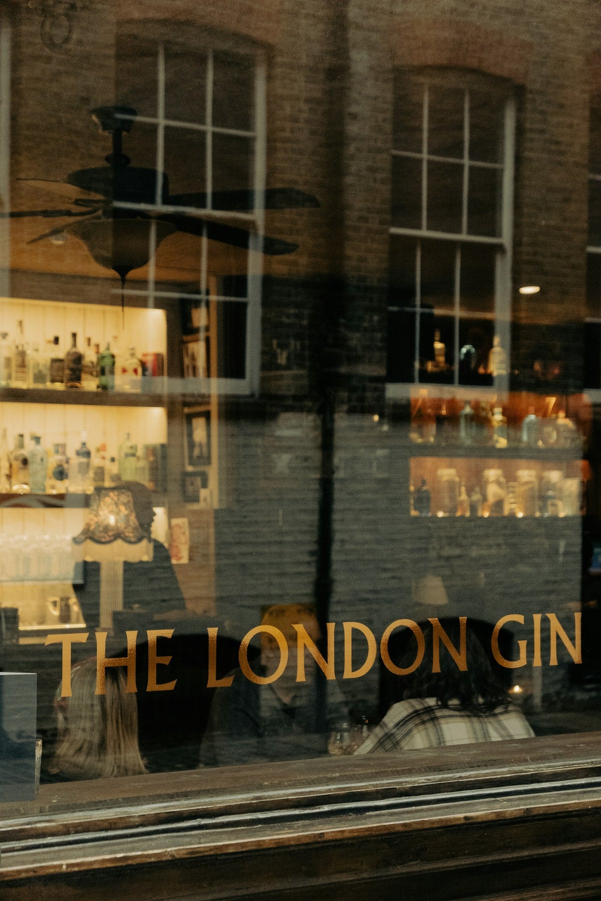 Verre Églomisé, the Art of Gilding on Glass